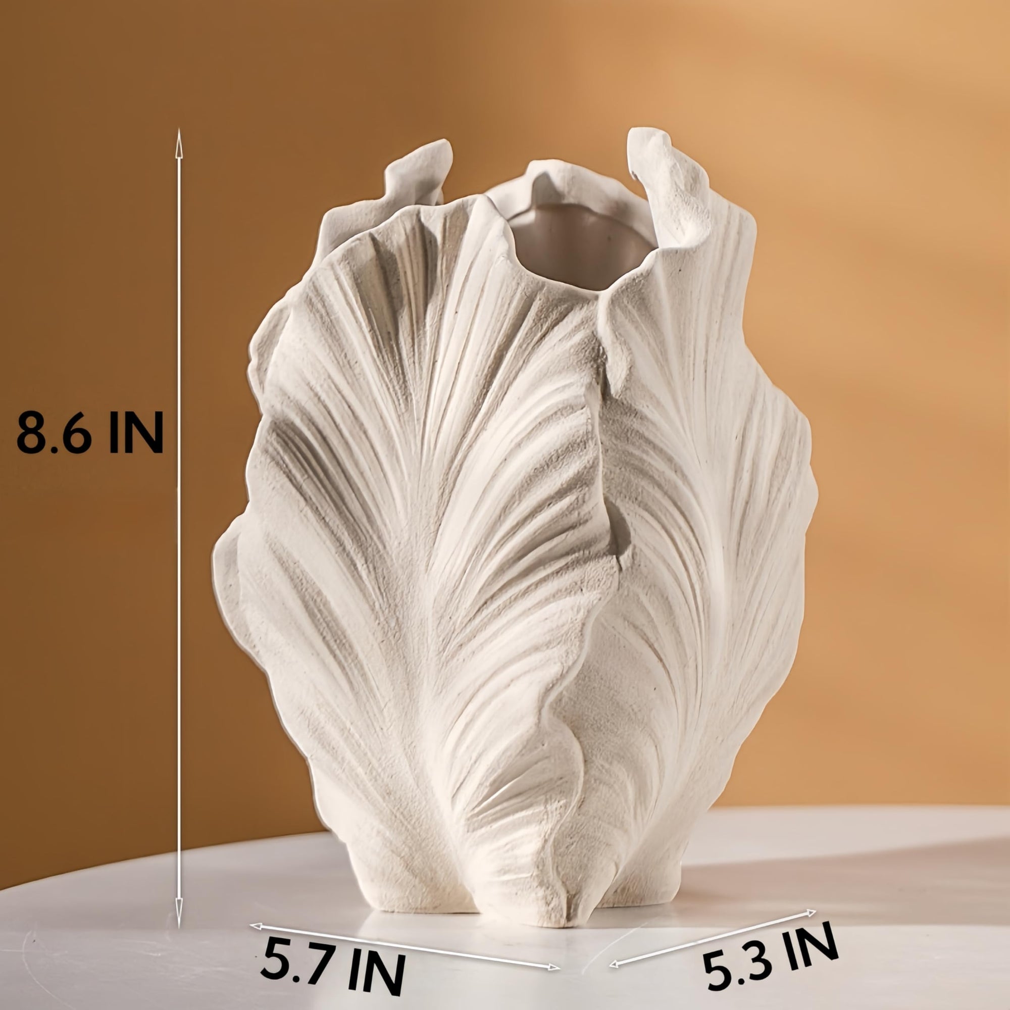 Ocean-Theme Ceramic vase, 8.6 ×5.7×5.3 inches,coasta Shell-Shaped vase,Centerpieces for Spaces Such as Tables, Shelves and fireplaces,Suitable for Various Decoration Styles